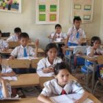Lớp trưởng gương mẫu luôn được thầy cô và bạn bè yêu mến