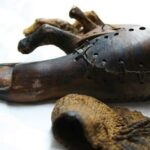 Ngón chân giả được tìm thấy trong một ngôi mộ cổ ở Thebes, Hy Lạp, được coi là bộ phận cơ thể giả đầu tiên trên thế giới