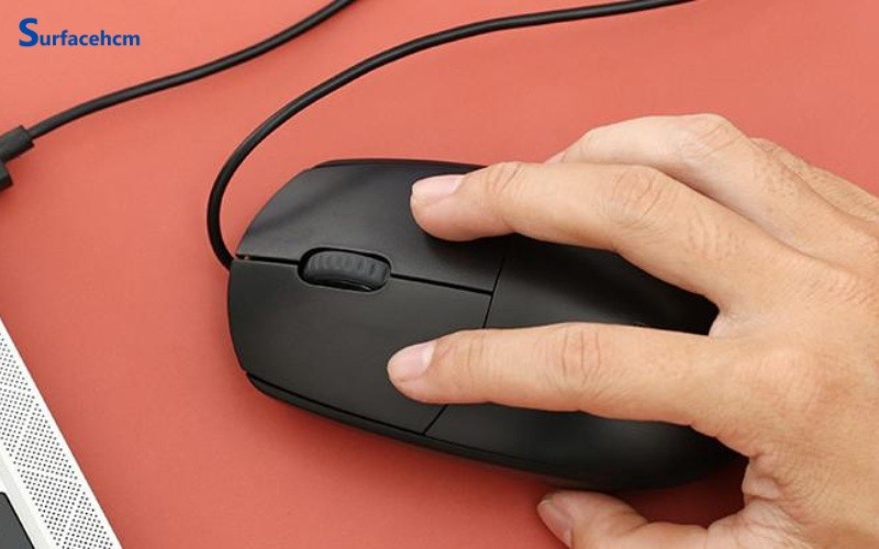 Chức năng chính của chuột máy tính là điều khiển con trỏ trên màn hình