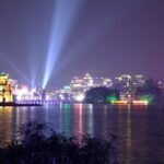 Hồ Hoàn Kiếm về đêm, lung linh và huyền ảo