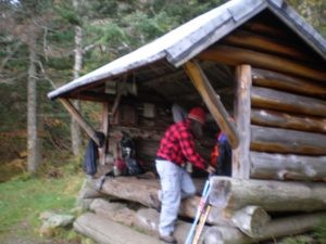 Chúng tôi đã trải qua một đêm lạnh giá tại Whiteface Shelter