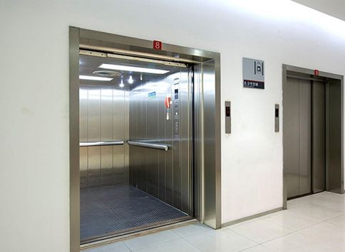 Thang máy tải hàng 1 tấn