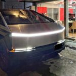Tesla Cybertruck giá lăn bánh