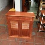 Giá để giày dép bằng gỗ tự nhiên mang đến vẻ đẹp sang trọng và ấm cúng