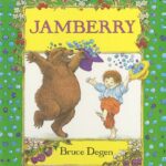 Jennifer Quick đang đọc sách Jamberry