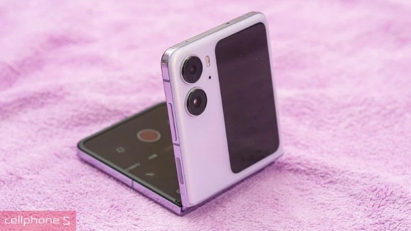 Điện thoại OPPO Find N series nhỏ gọn, dễ dàng mang theo bên mình