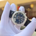 Đồng hồ Patek Philippe chính hãng với thiết kế tinh xảo và số lượng giới hạn, tạo nên giá trị độc tôn trên thị trường đồng hồ xa xỉ.