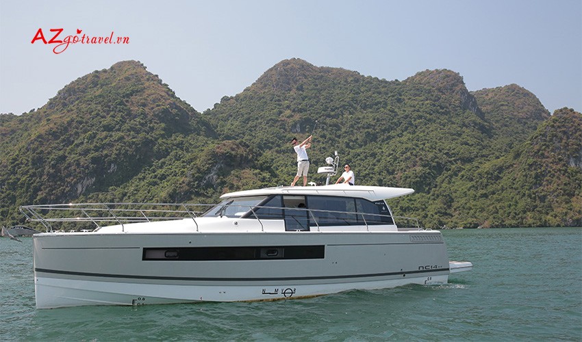 Du thuyền cá nhân NC14 sức chứa 9 khách