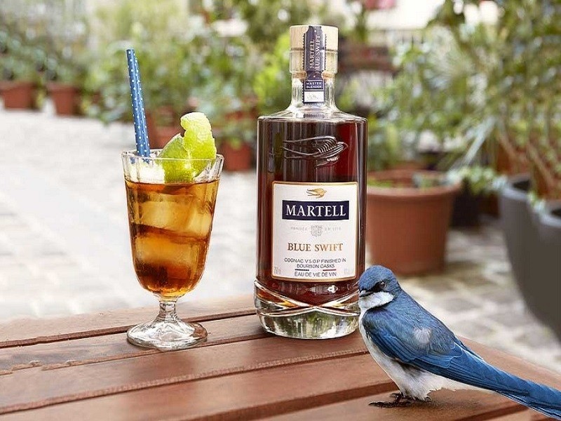 giá rượu martell blue swift