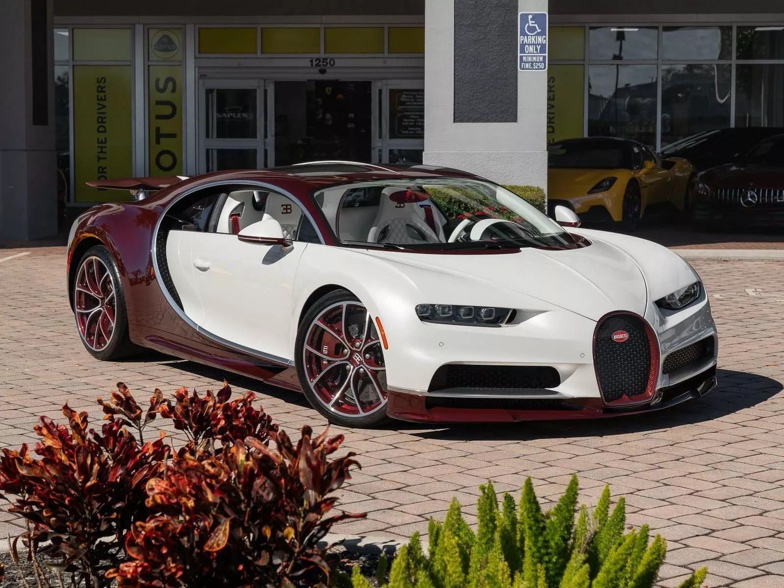 Bugatti Chiron Super Sport 300+