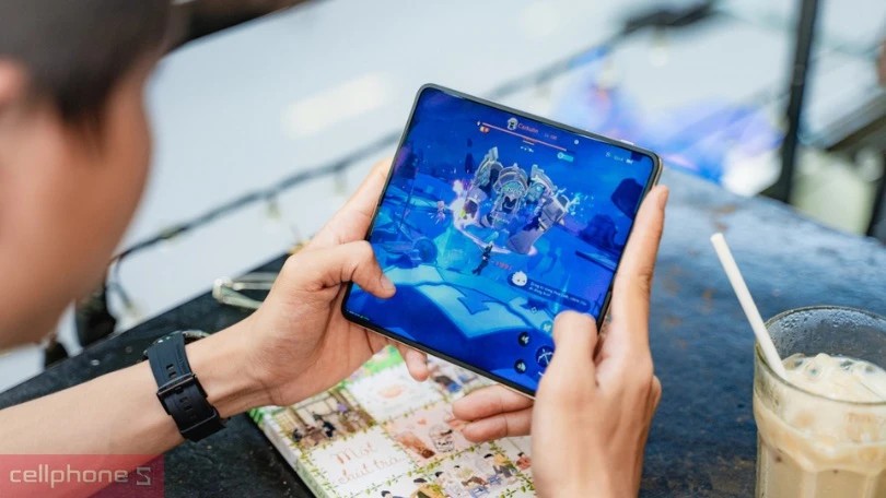 Điện thoại OPPO có cấu hình mạnh mẽ đáp ứng tốt nhu cầu chơi game và chỉnh sửa ảnh