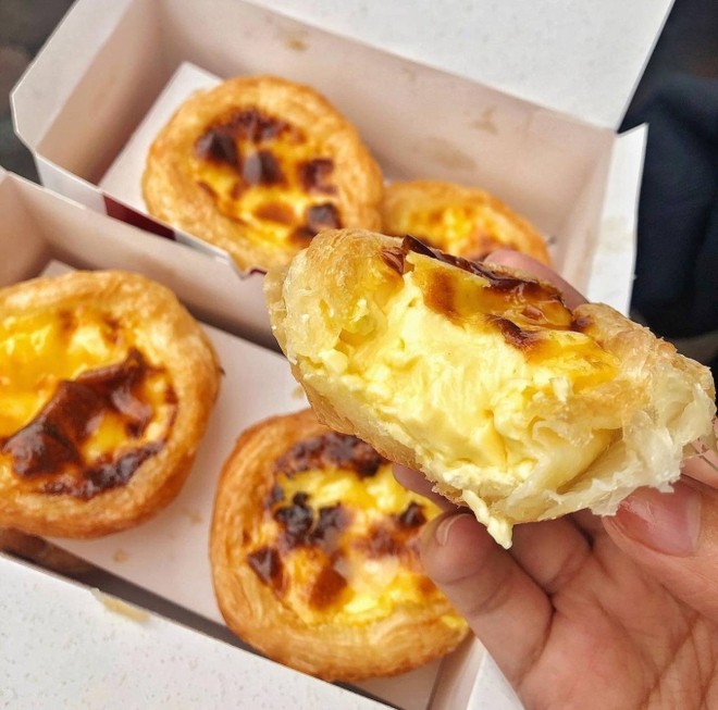 Bánh tart trứng KFC kem trứng mềm mịn