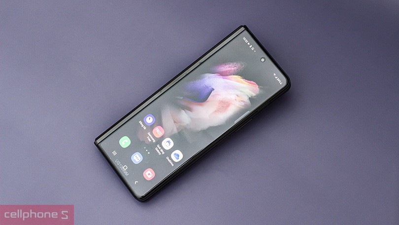 màn hình chính Dynamic AMOLED 2X 7.6 inch của Samsung Z Fold 3