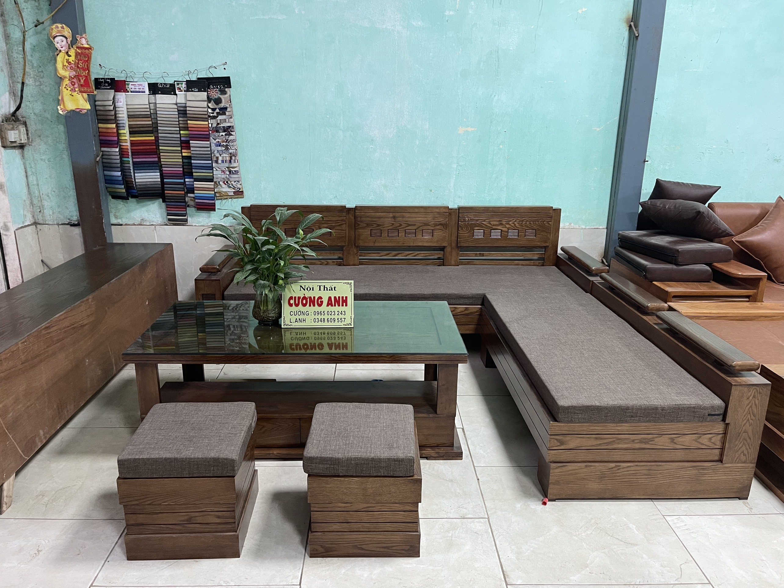 Bộ bàn ghế sofa gỗ sồi giá rẻ với thiết kế góc chữ L, phù hợp với phòng khách nhỏ