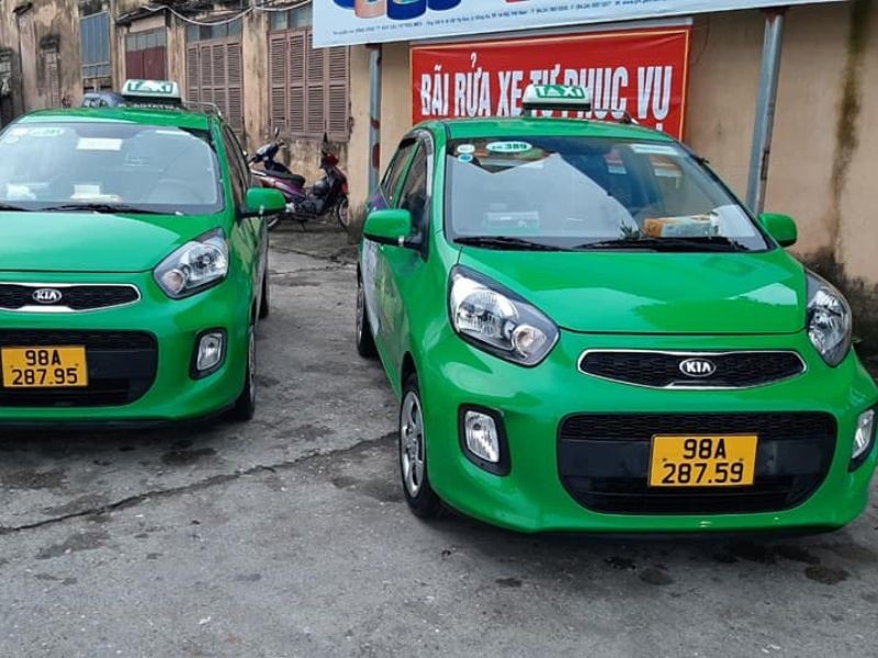 Hình ảnh taxi Mai Linh, thương hiệu uy tín, lâu đời tại Việt Nam