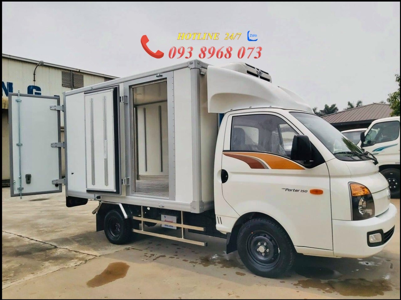 Xe tải Hyundai H150 1.5 tấn thùng đông lạnh, chuyên chở thực phẩm tươi sống và hàng đông lạnh vào nội ô.