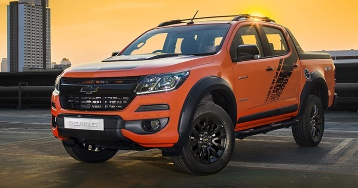 Xe bán tải Chevrolet Colorado High Country Storm 2018 màu cam phiên bản 4x2 mạnh mẽ