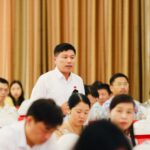Ông Hoàng Phú Hiến – Giám đốc Sở Giao thông vận tải trả lời ý kiến của cử tri