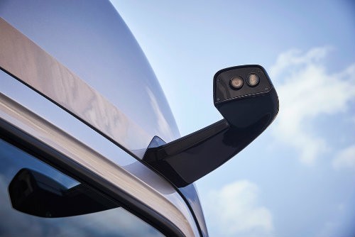 Mercedes-Benz Urban eTruck exterieur design met LED scherm
