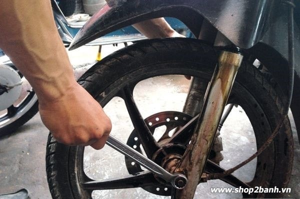 Phuộc nhún xe máy với những hư hỏng thường gặp và cách khắc phục - 1
