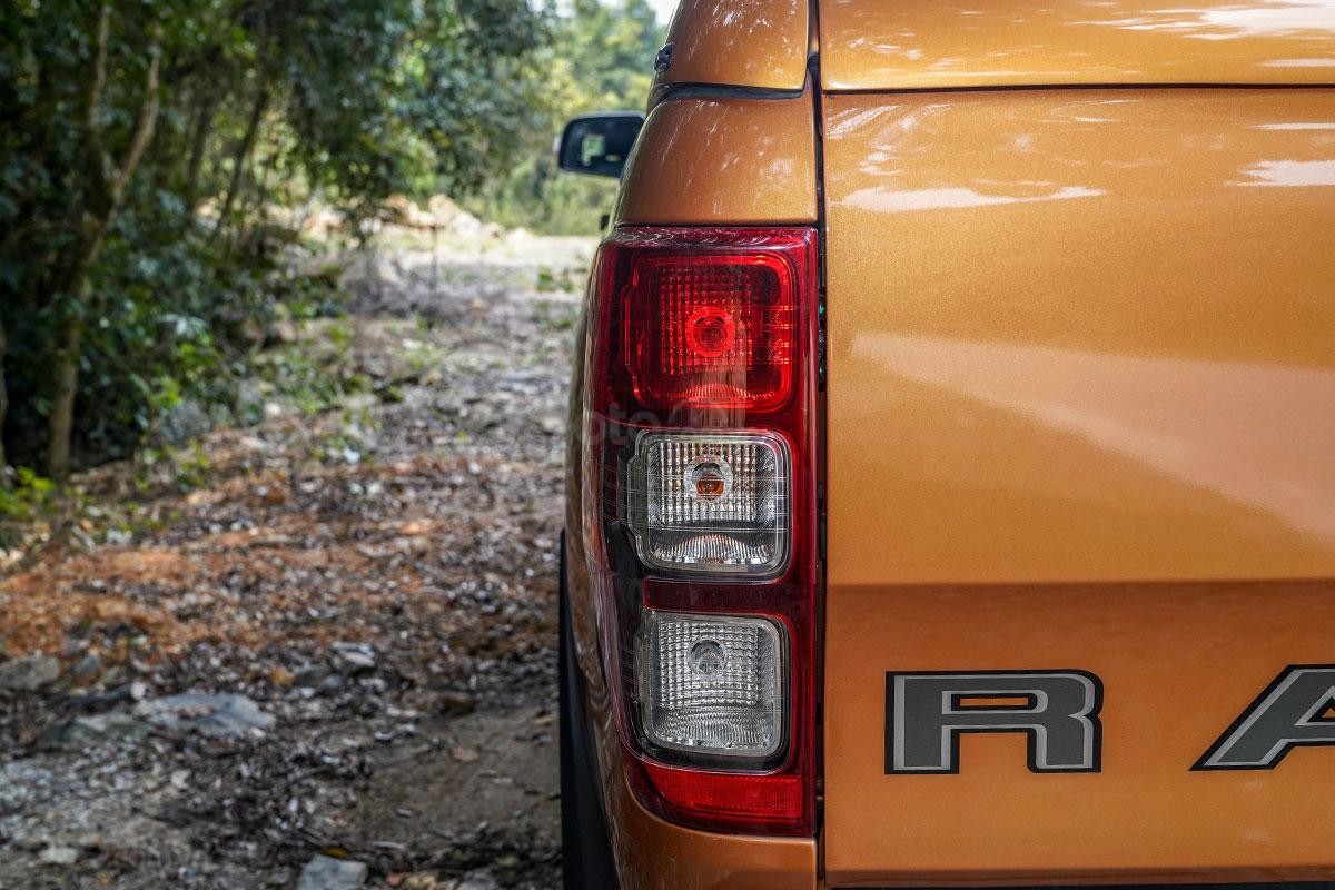 Farolins traseiros ligeiramente ajustados no Ford Ranger Wildtrak 4x4 2019