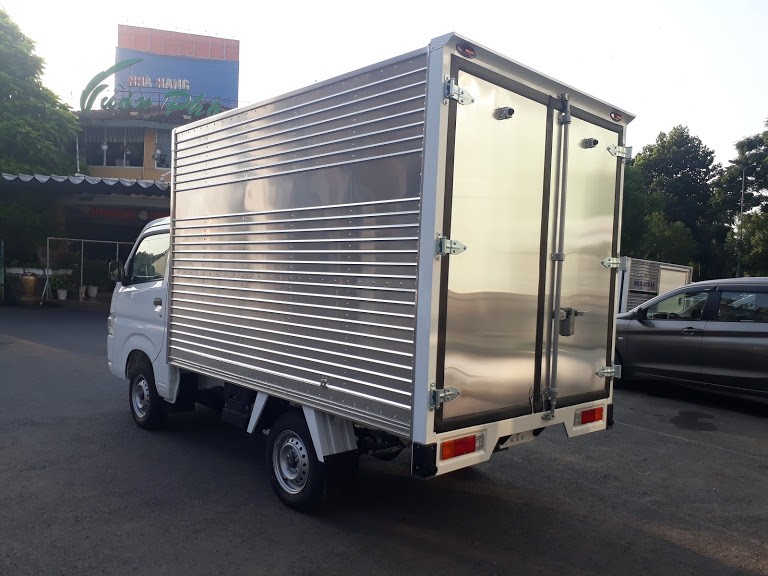 Bên hông xe Suzuki Carry Pro 2024