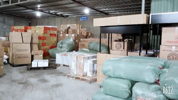 Xe tải cho hàng đi Bình Long