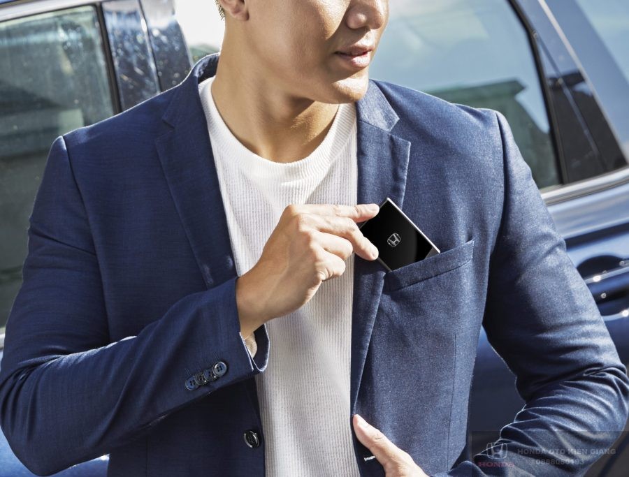 Bezprzewodowe połączenie Apple CarPlay i Android Auto w Hondzie CR-V 2025