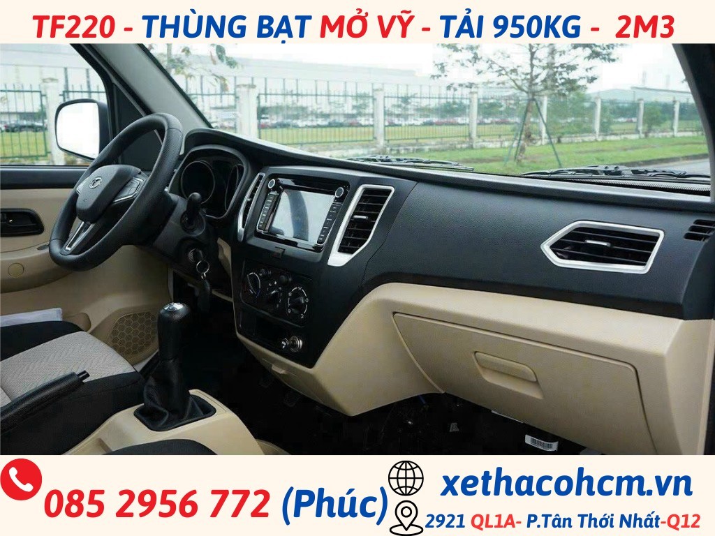 Thùng xe tải Thaco Frontier TF220 mui bạt rộng rãi với cửa lùa tiện lợi