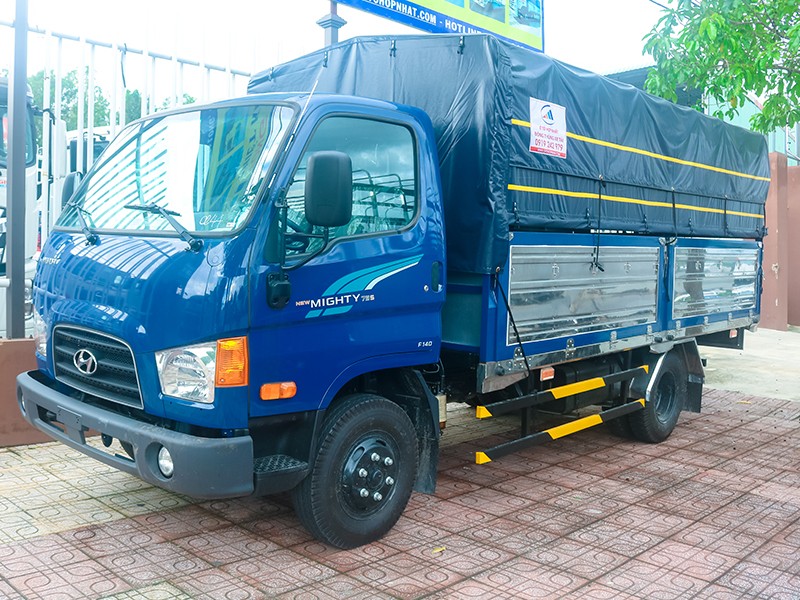 Hyundai New Mighty 75S medium-duty truck