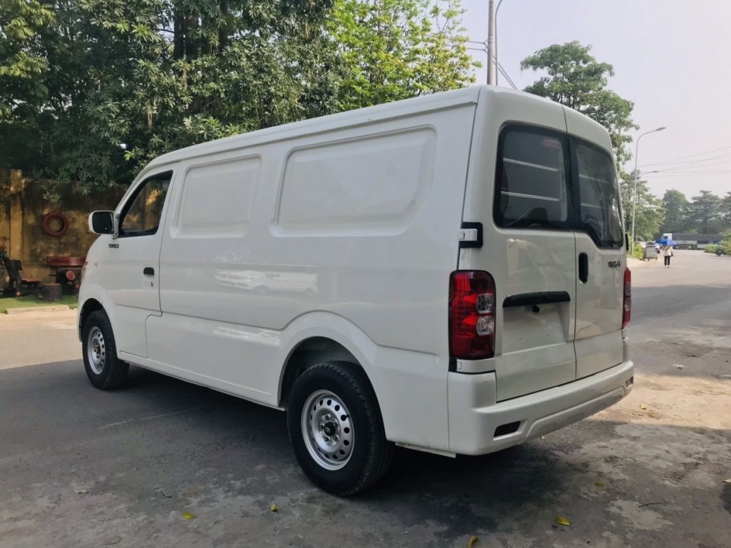 Hình ảnh khoang chở hàng xe tải van Tera V