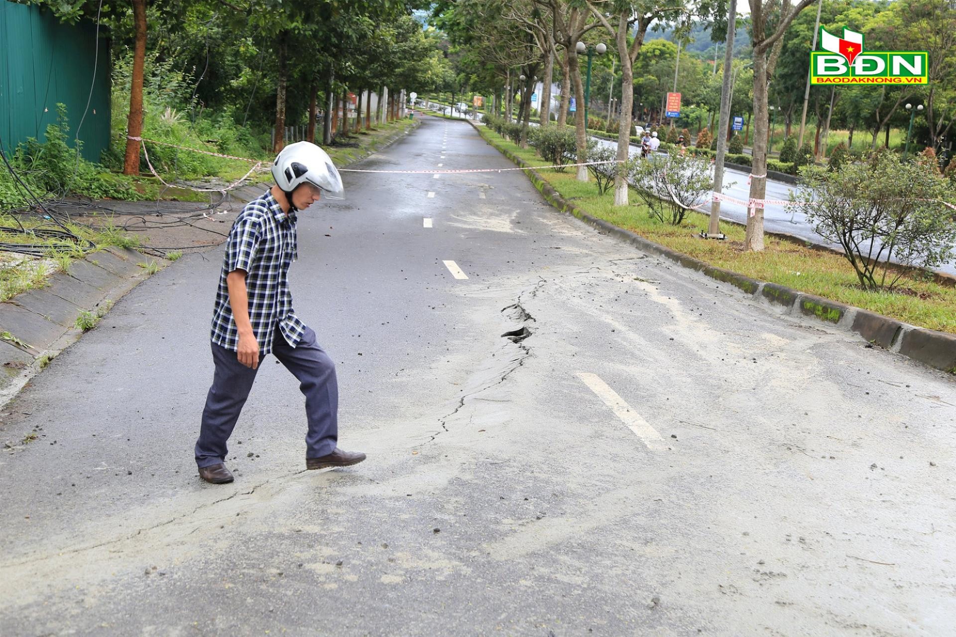 La zona del cedimento sulla strada Ho Chi Minh evolve in modo complesso