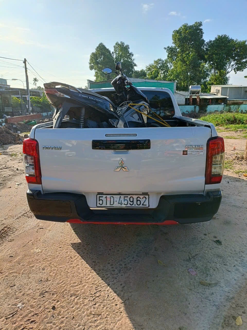 Hình ảnh xe bán tải cho thuê tại Talkcar.vn