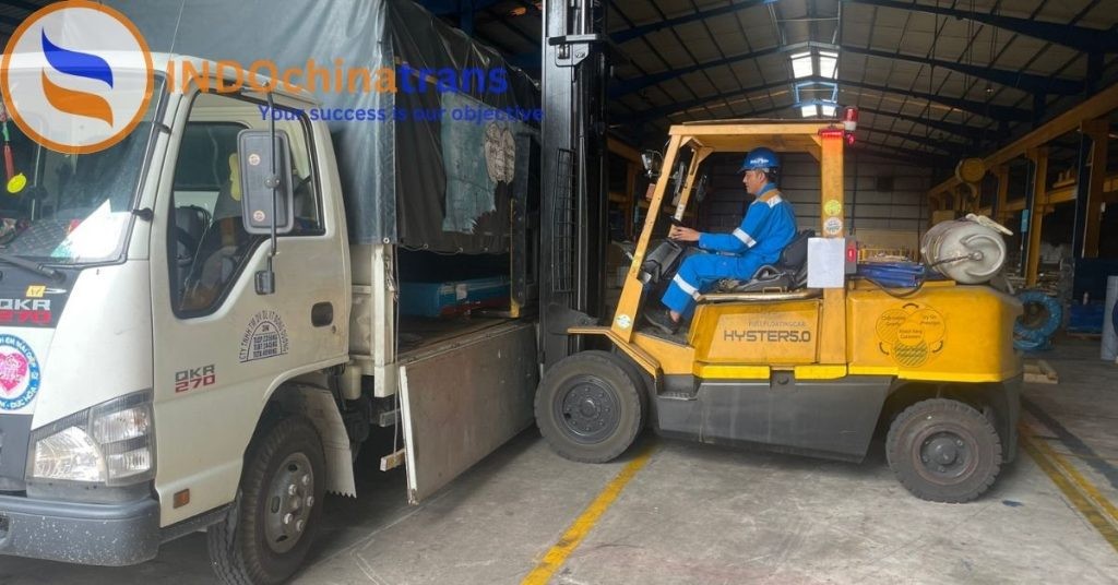 岘港至胡志明市线路的各种卡车车队 - 美 Đình 卡车