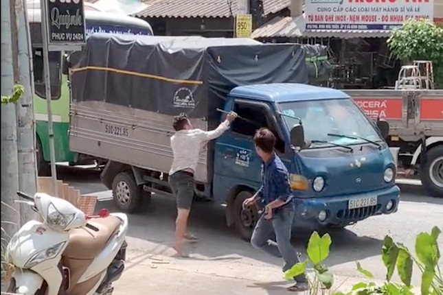 लड़ाई में भाग लेने वाला हल्का ट्रक सहायक