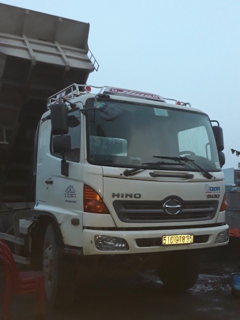Portapacchi montato sul tetto di un camion