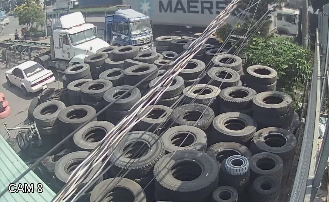 Kiểm tra kỹ lưỡng lốp xe tải cũ