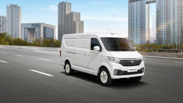 Xe tải van Thaco Frontier TF450 thùng kín hai chỗ ngồi tải trọng 945kg