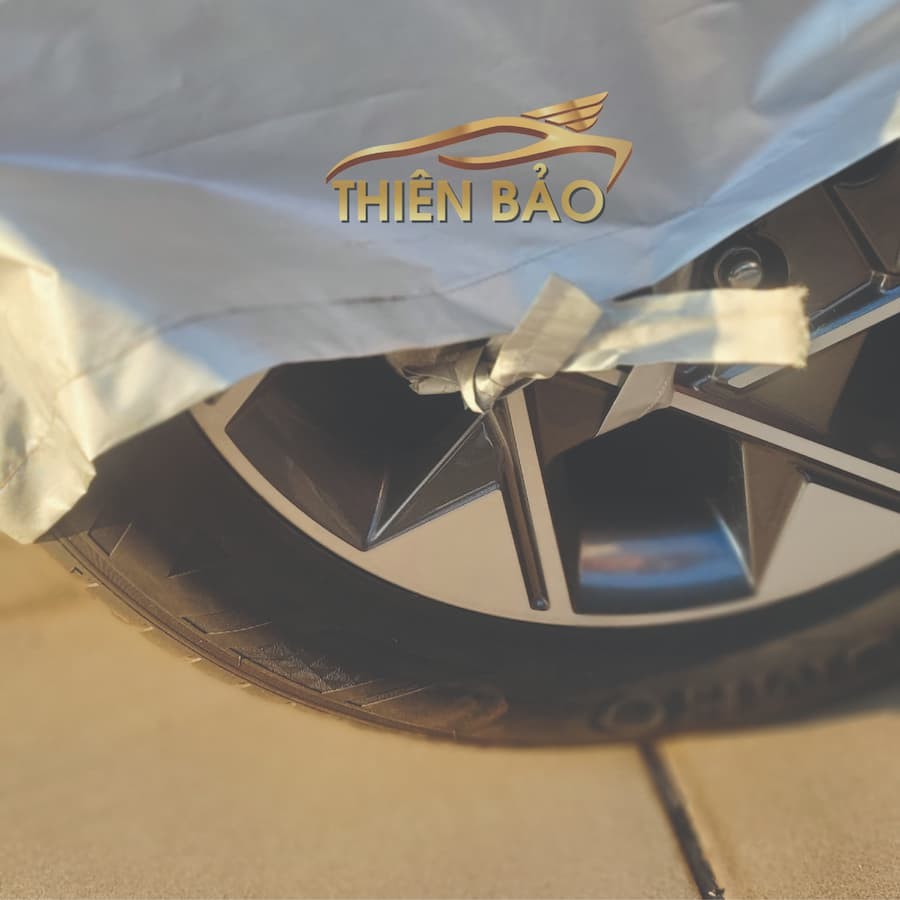 alt text: bạt phủ xe 7 chỗ