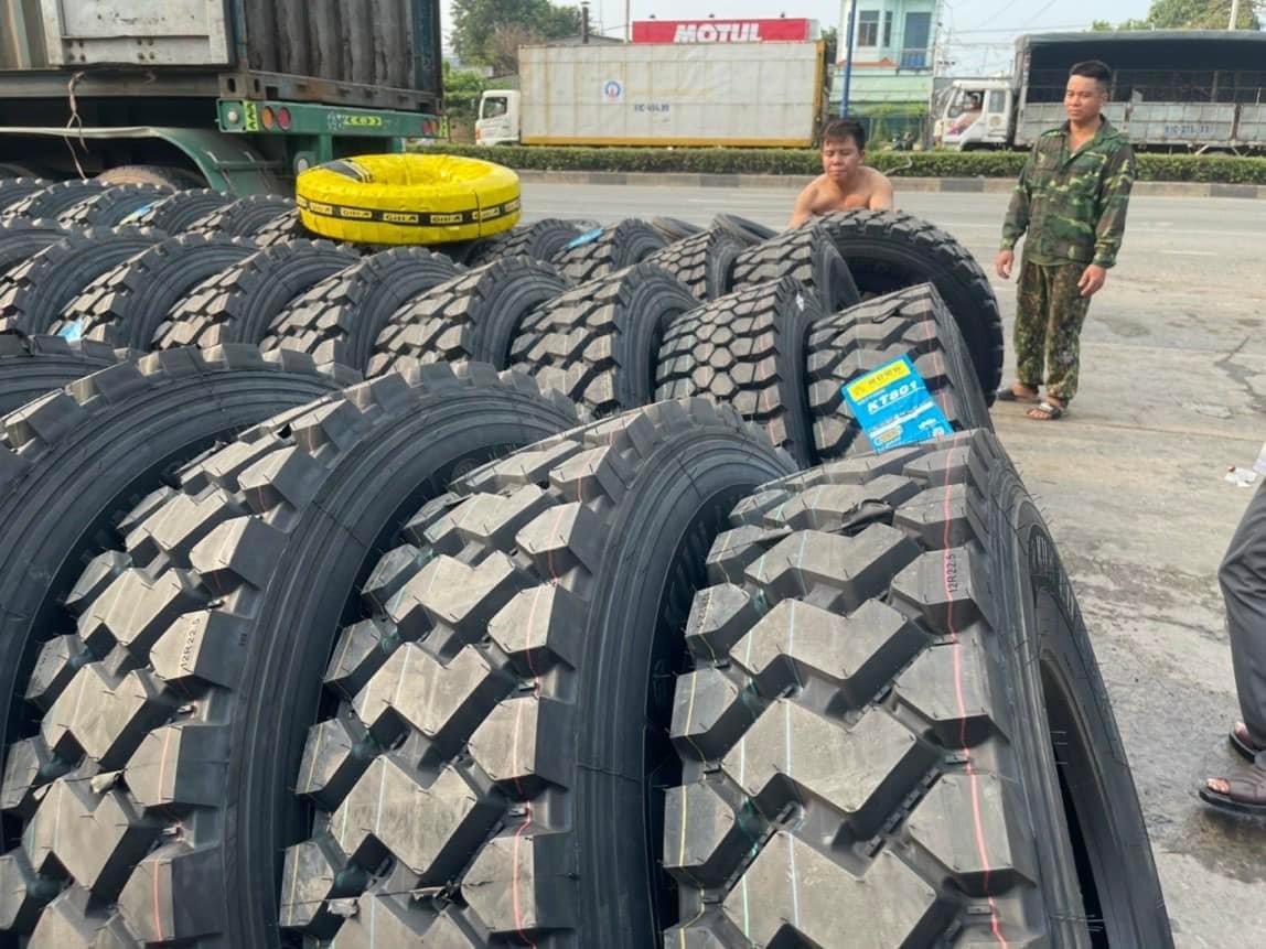 Hoa lốp bánh xe tải Kunlun