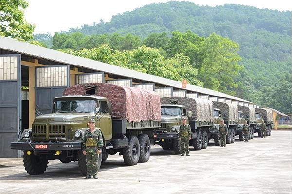 Biển số xe quân đội ký hiệu QH của Quân chủng Hải quân thường gặp trên các xe tải ven biển