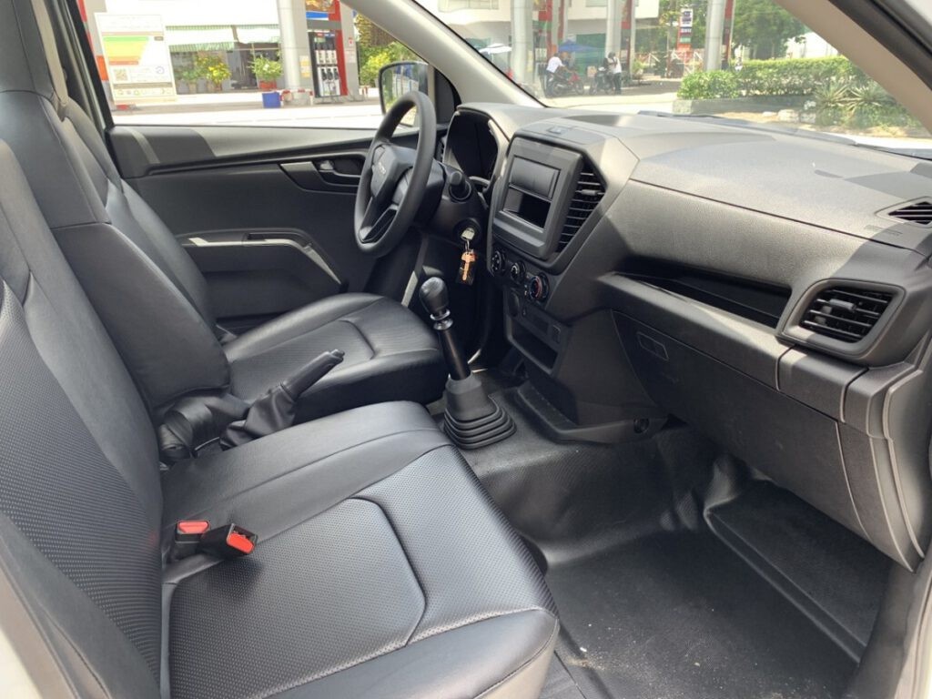 Cabin xe bán tải Isuzu D-Max Type X