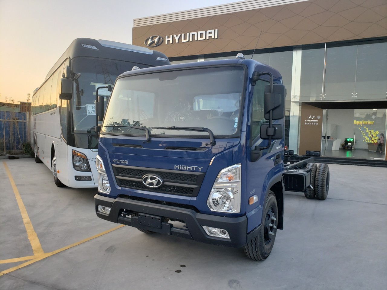 Ngoại thất xe tải Hyundai EX8