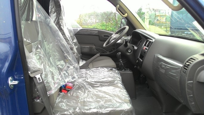 alt text: Hình ảnh nội thất cabin xe tải 1 tấn Hyundai H100