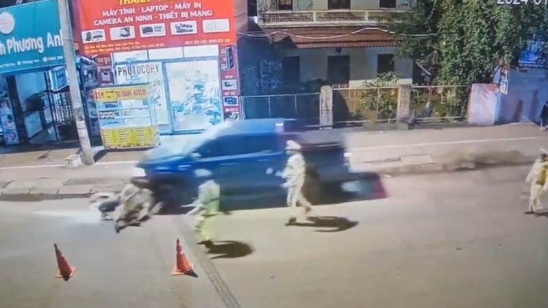 Đối tượng lái xe bán tải tông thẳng xe cán bộ CSGT trong vụ việc tài xế xe tải kéo lê CSGT ở Bắc Giang.