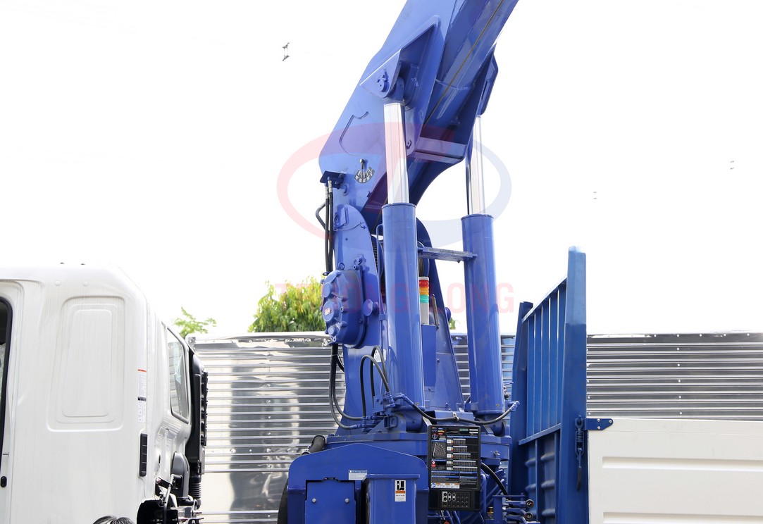 Cẩu Tadano 15 tấn với thiết kế mạnh mẽ và công nghệ tiên tiến, đảm bảo hiệu suất làm việc tối ưu.