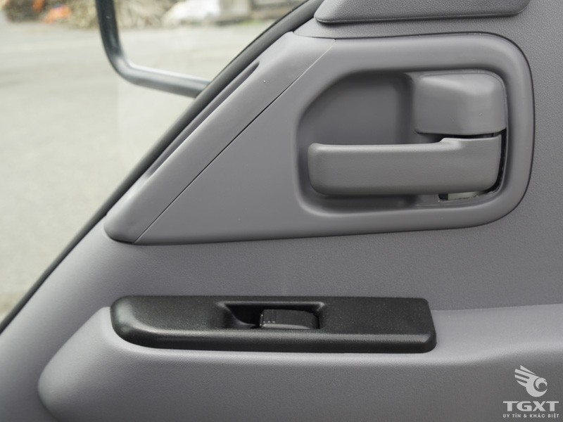 Isuzu QKR77FE4 트럭의 도어 잠금 장치