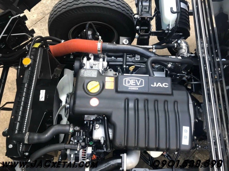 जर्मन DEV 3.0L इंजन