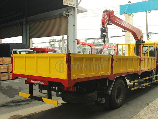 Xe tải gắn cẩu tại Ô tô An Sương
