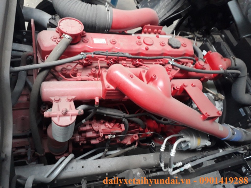 Động cơ DE12TIS Daewoo 3 chân